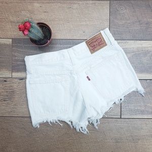 Levi's 201 white shorts